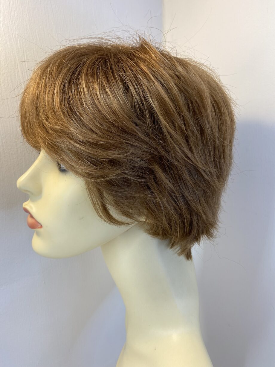 New reddish brown wig. Brss165