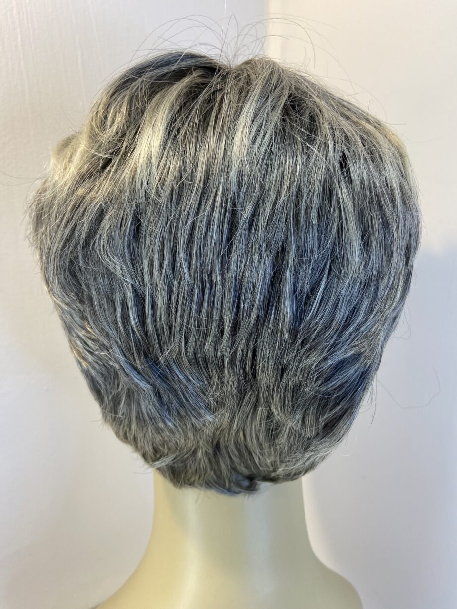 Silver /blonde short new wig. Gss168
