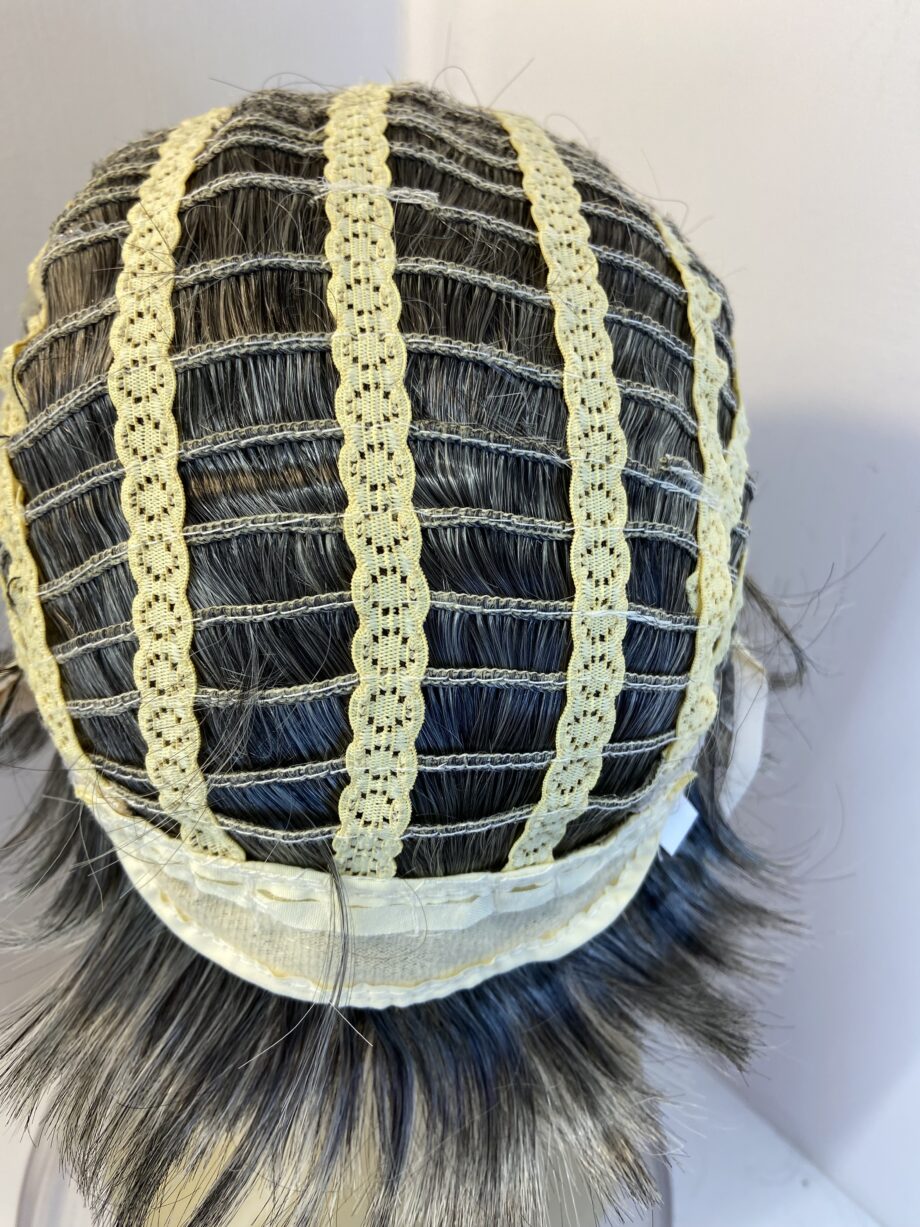 Silver /blonde short new wig. Gss168