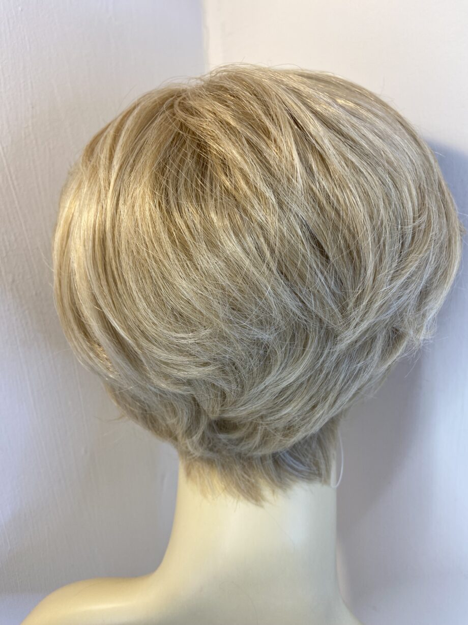 New blonde short wig. Blss169