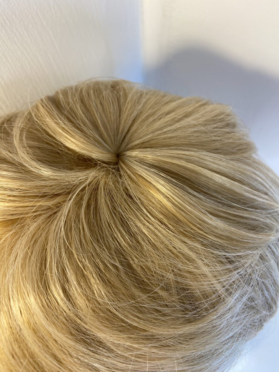 New blonde short wig. Blss169