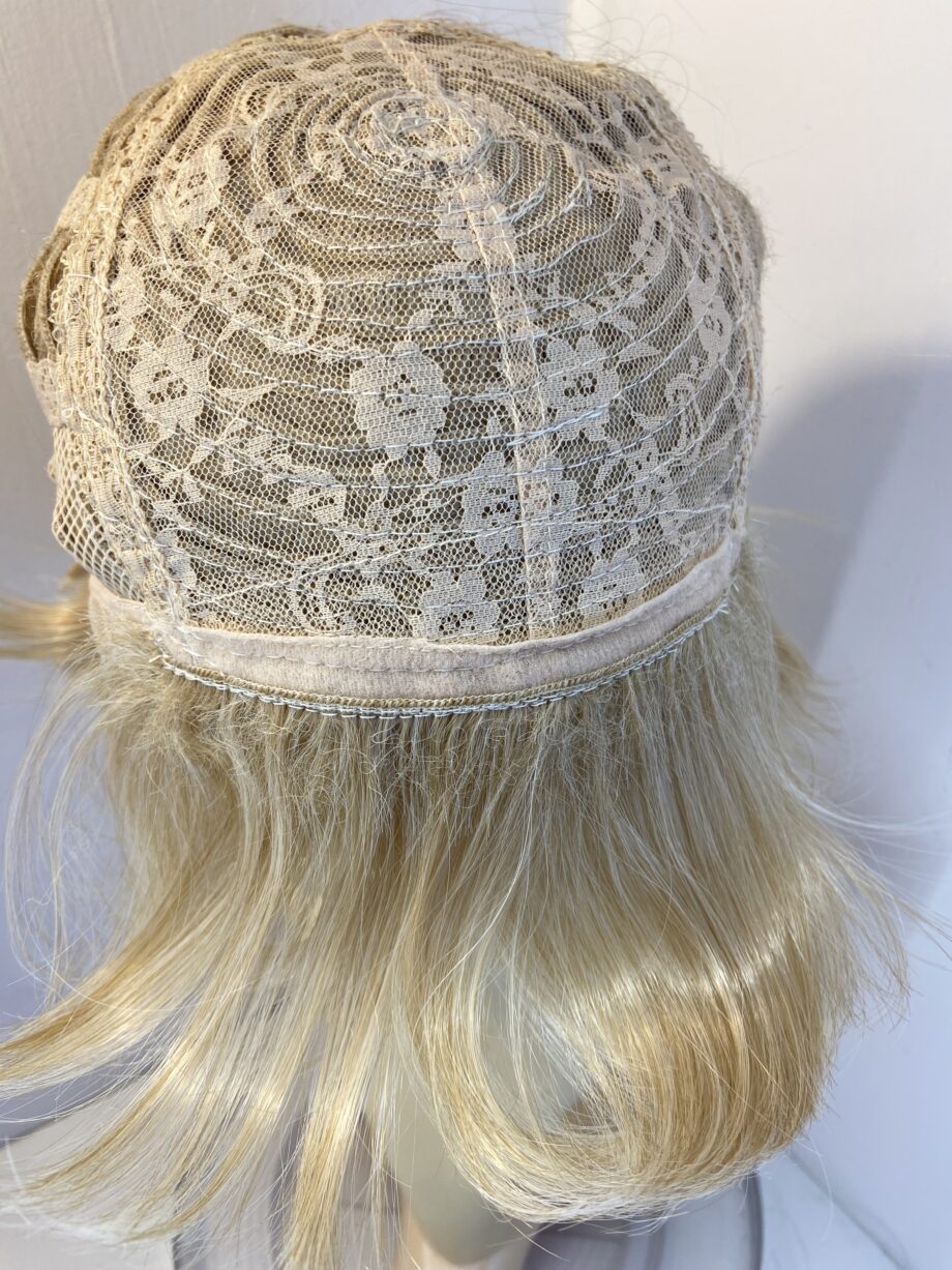 New blonde short wig. Blss169