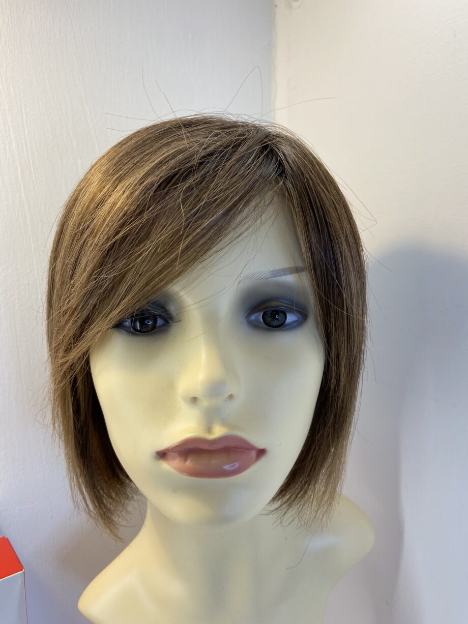 Designer brown wig. Bbrms837
