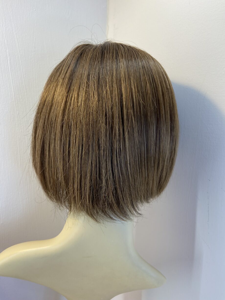 Designer brown wig. Bbrms837
