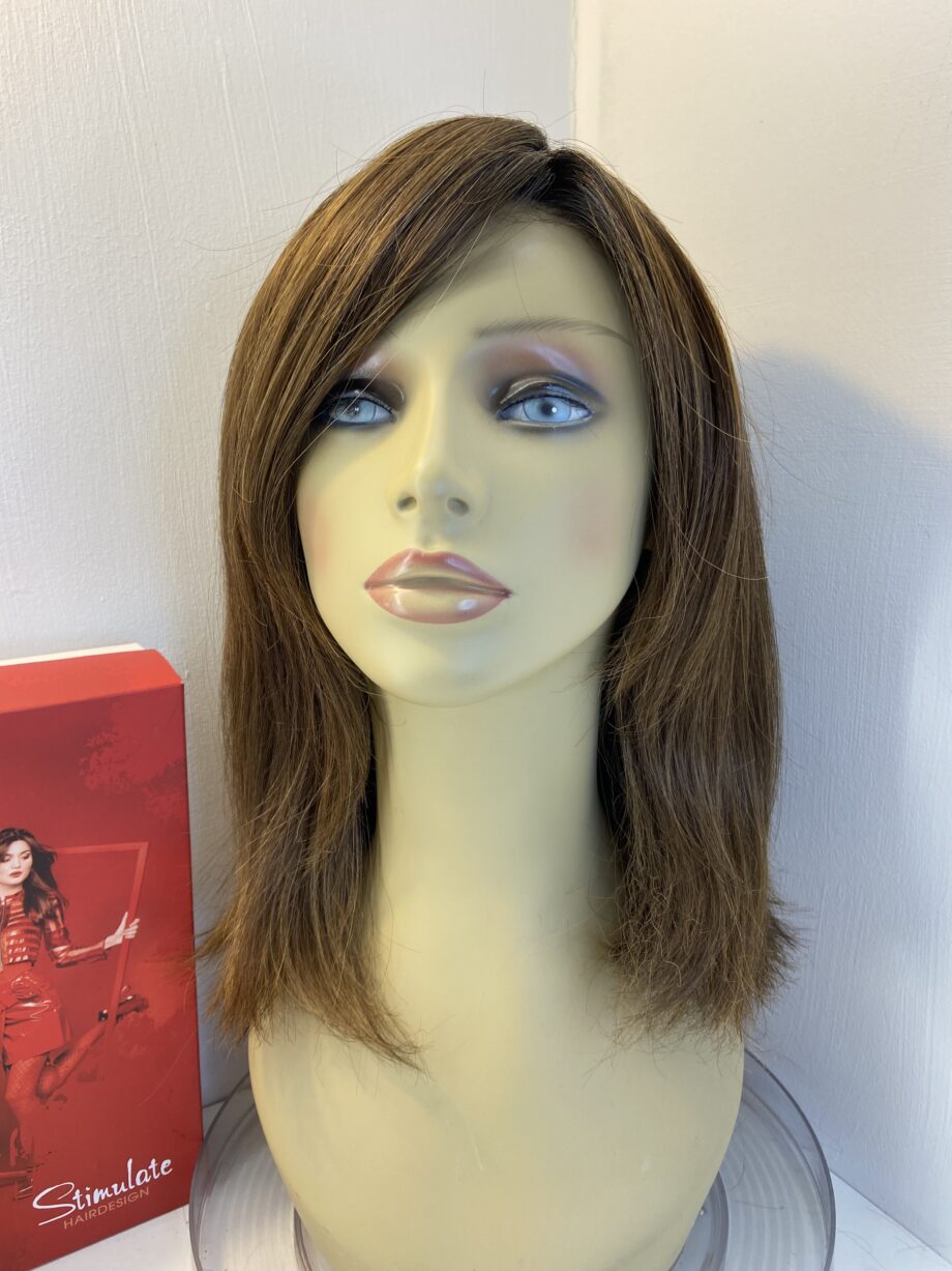 Brown long wig. Bbrls838