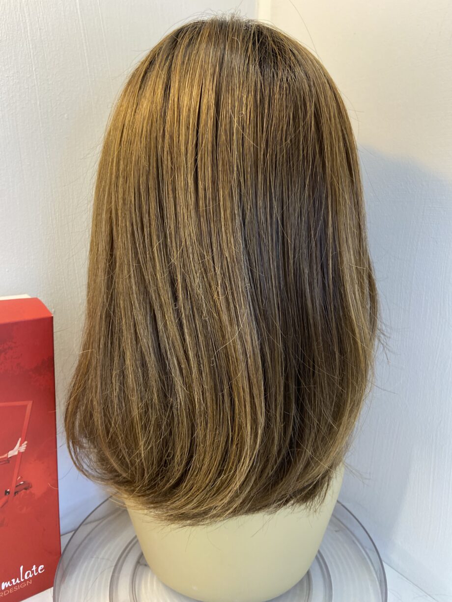 Brown long wig. Bbrls838