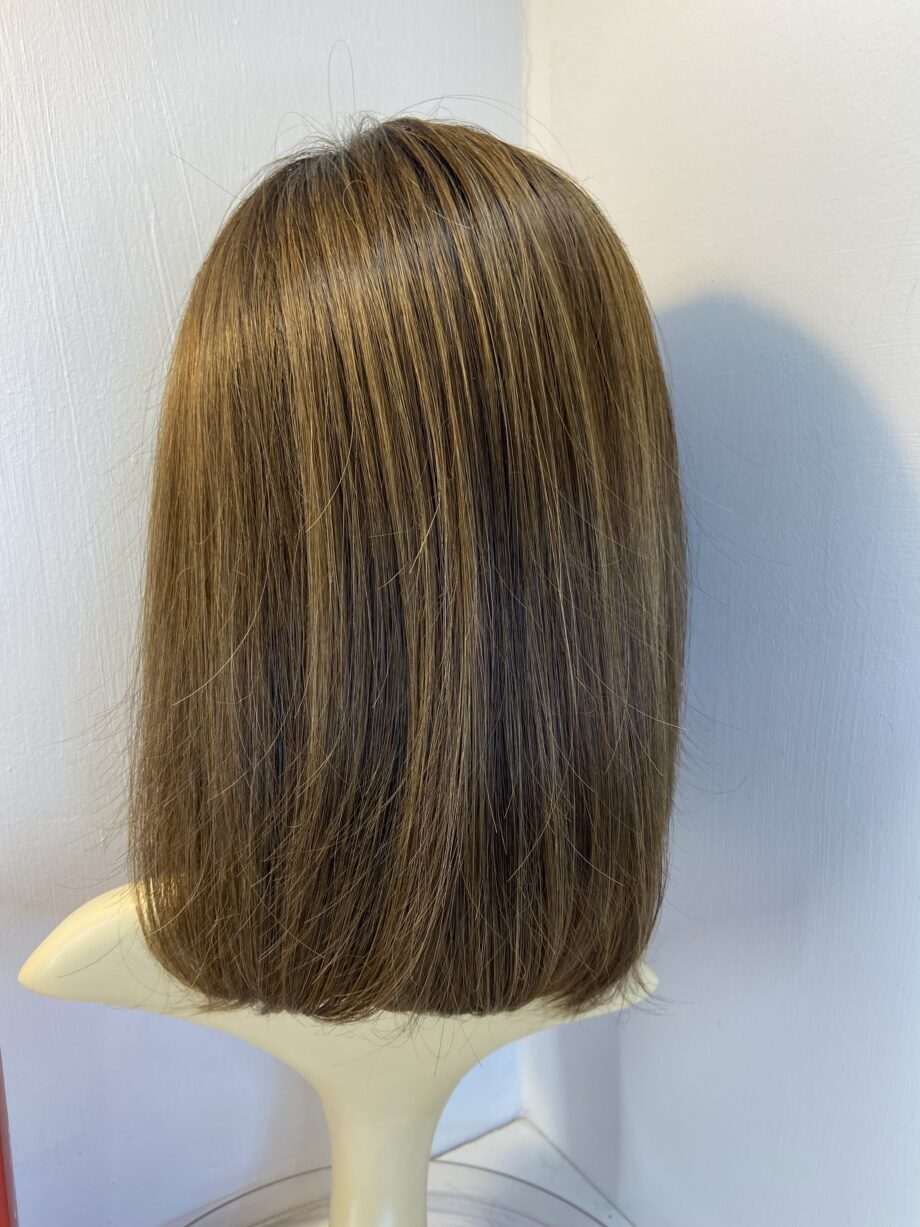 Long brown boxed wig. Bbrls839