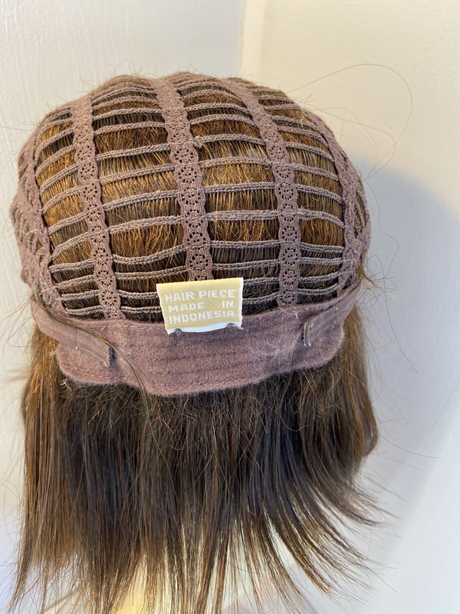 Brown Beautiful boxed  wig. Bbrms841