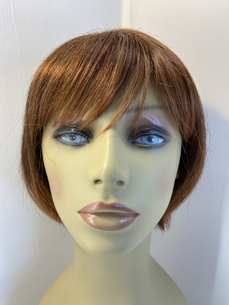 Short red wig. Rms715