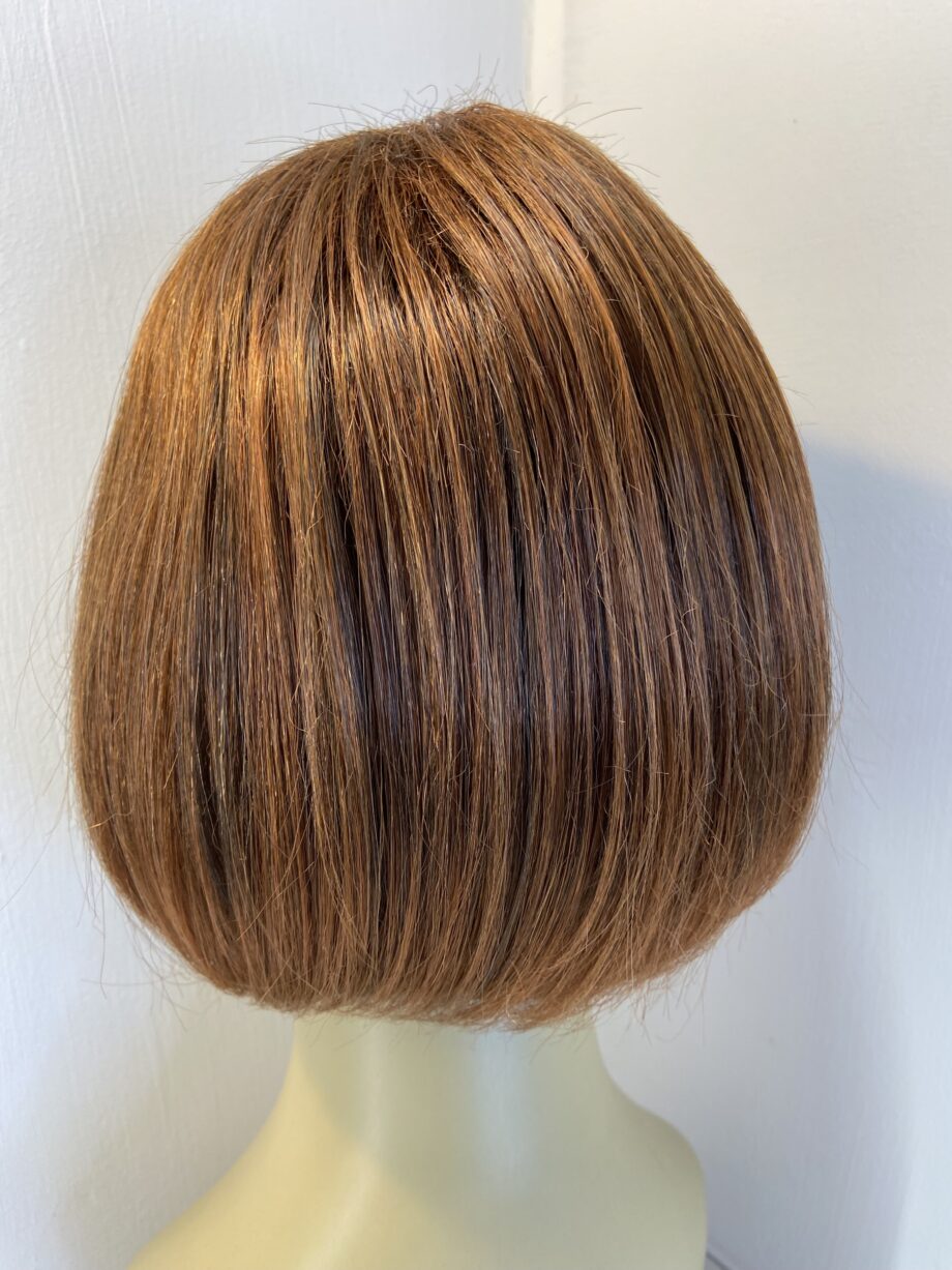 Short red wig. Rms715