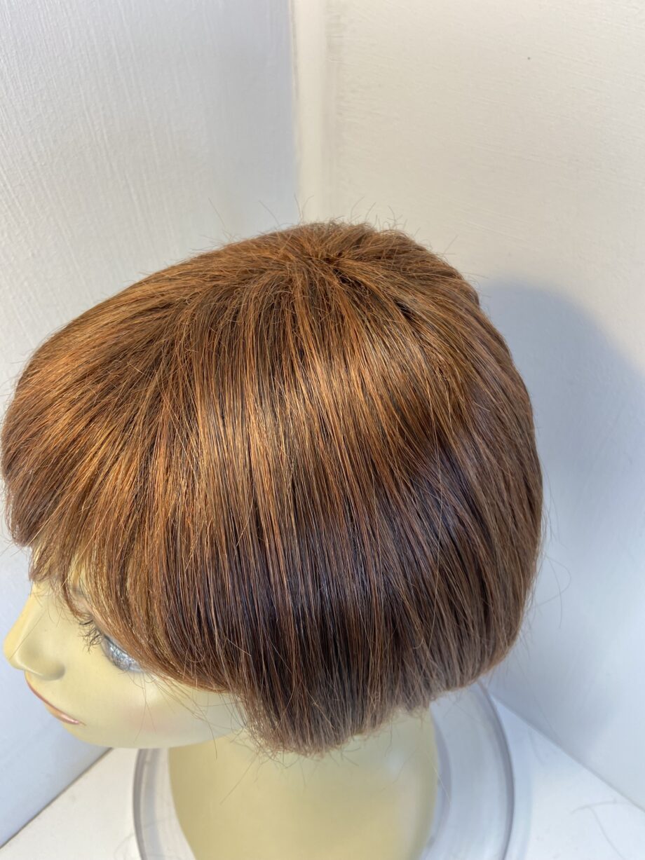 Short red wig. Rms715
