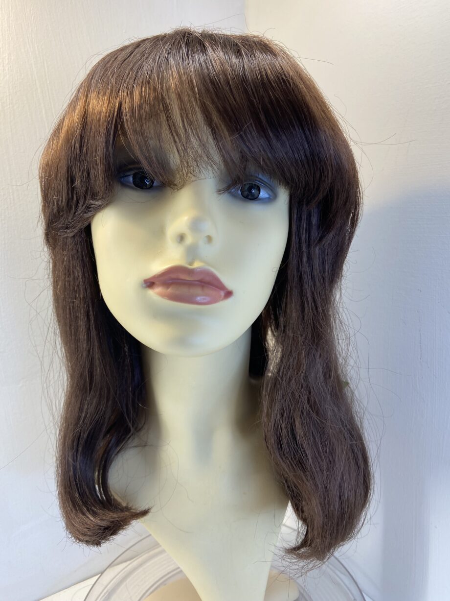 New long wavy brown wig. Brlw716