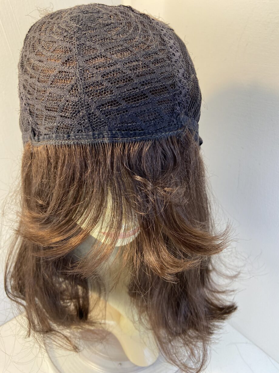 New long wavy brown wig. Brlw716