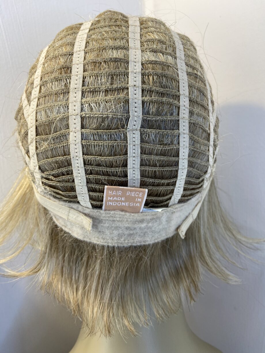 New light blonde wig. Bblms842