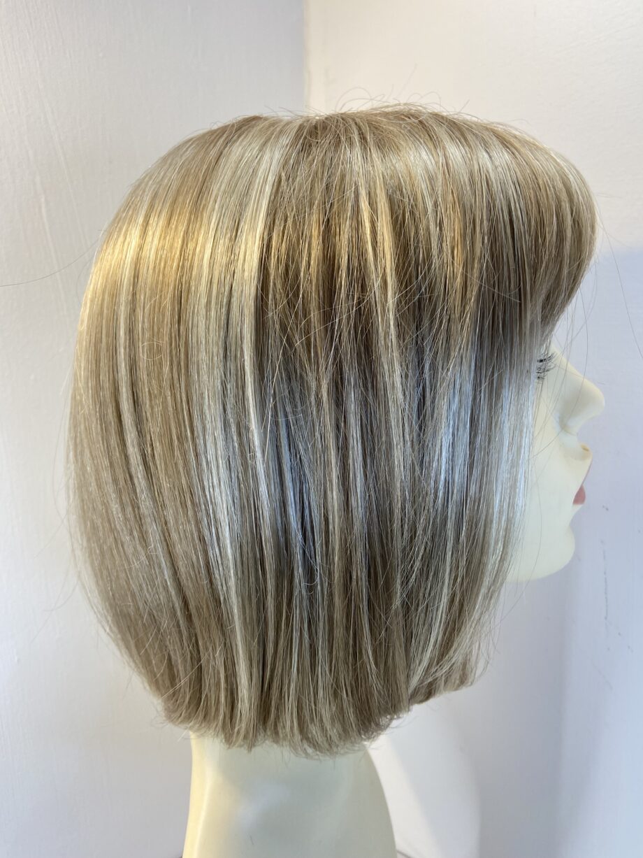 New blonde wig. Blls536