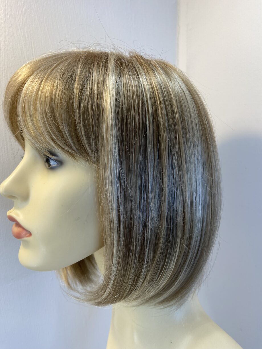 New blonde wig. Blls536