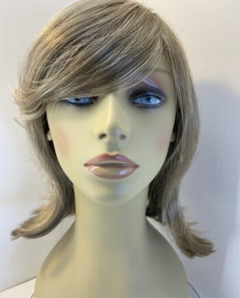 Long blonde wig. Blls688