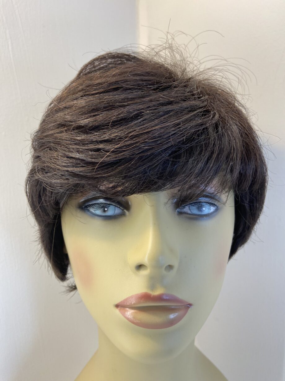 Dark brown short wig. Brss690
