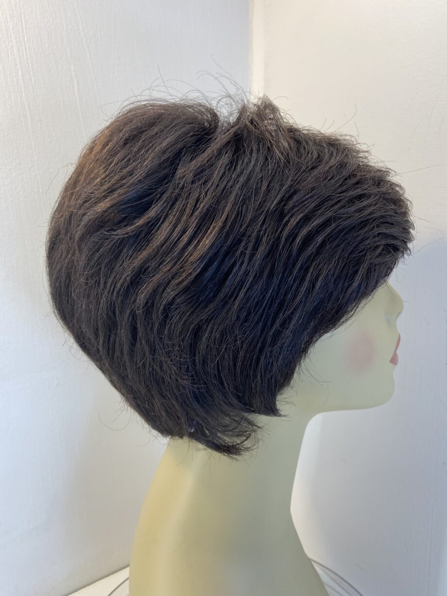 Dark brown short wig. Brss690