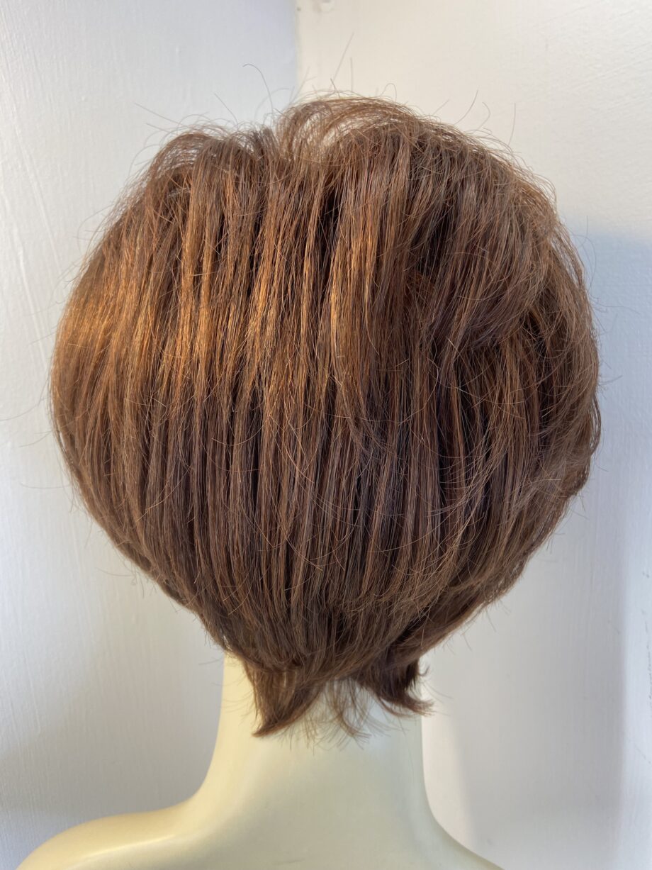 Superior reddish brown wig. Rss691