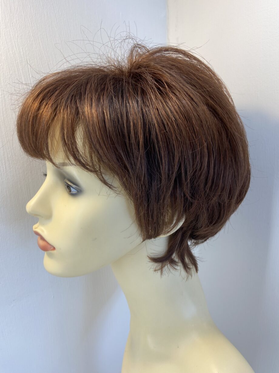 Superior reddish brown wig. Rss691