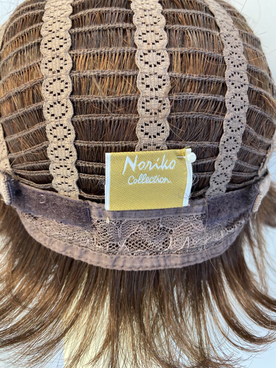 Superior reddish brown wig. Rss691