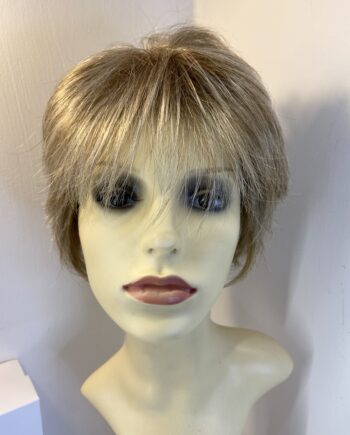 Blonde designer wig. Bblss844