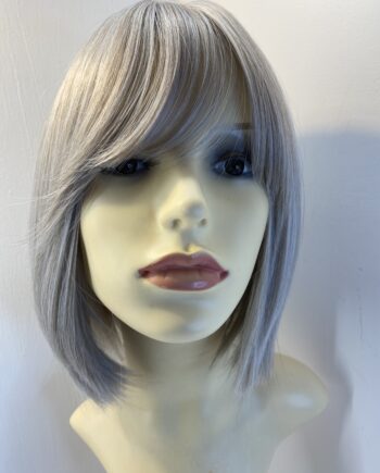 New stunning mid length silver wig. Sms170