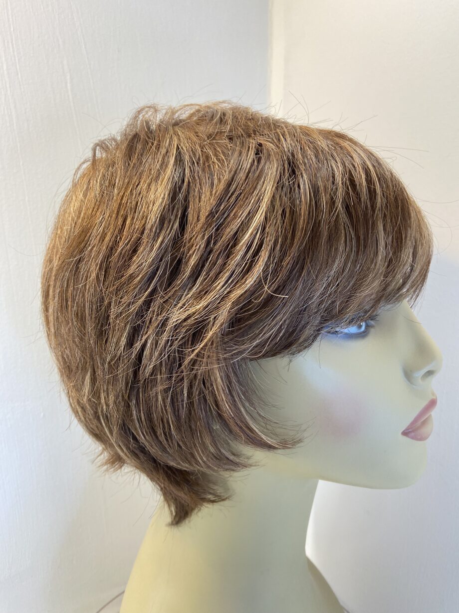 Beautiful Amore short brown wig. Bess171