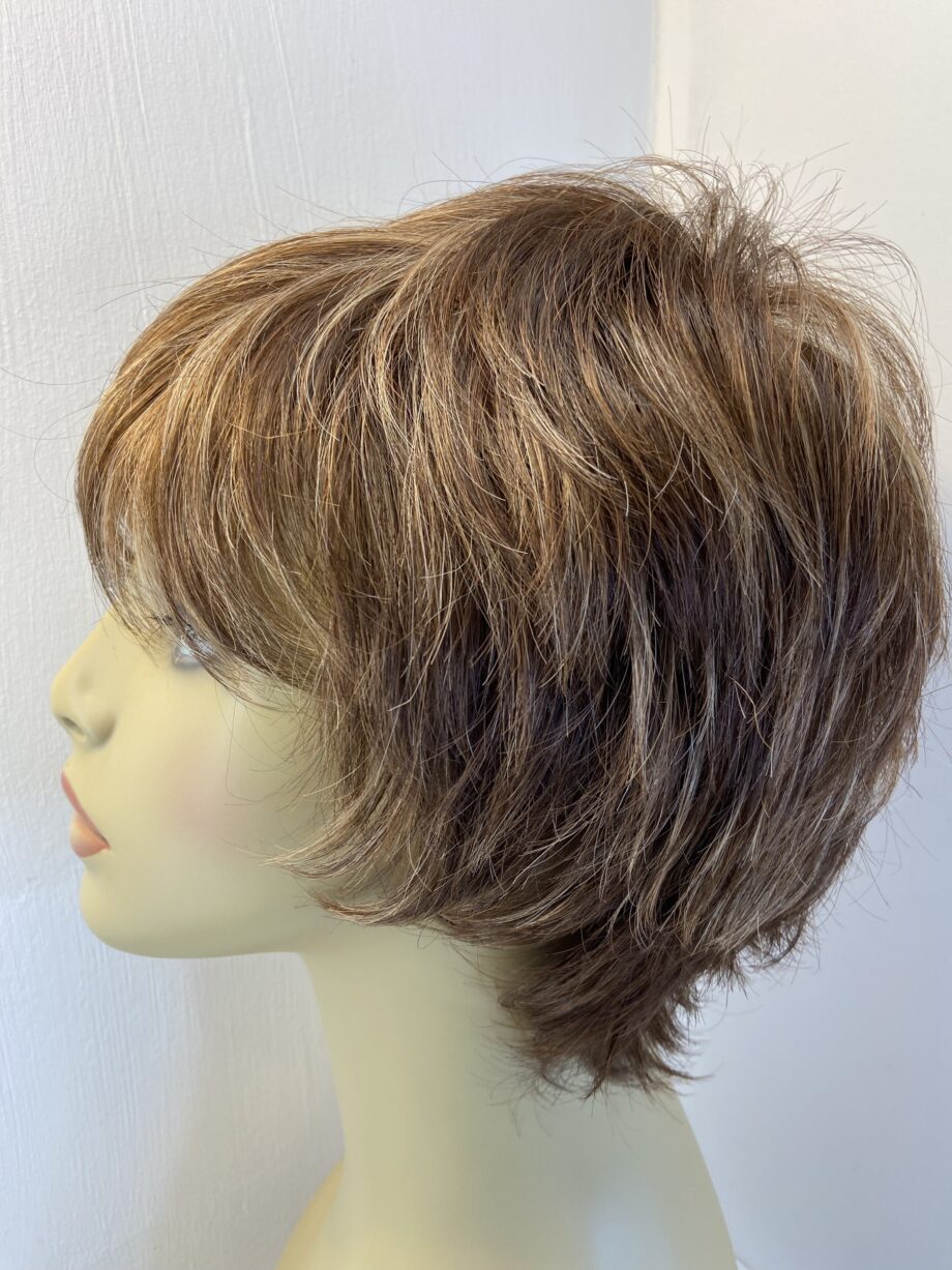 Beautiful Amore short brown wig. Bess171