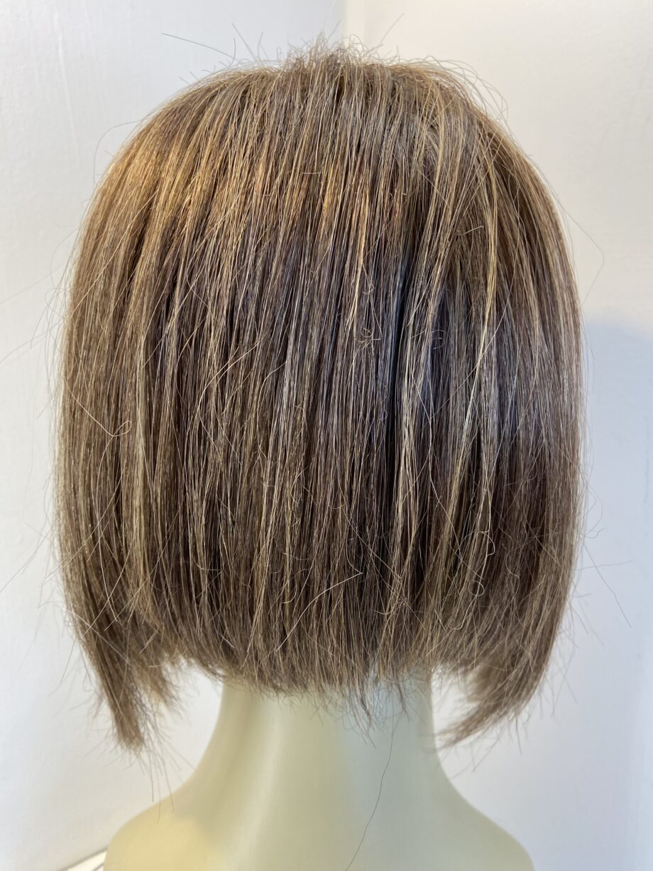 Lovely brown stylish wig. Brss176
