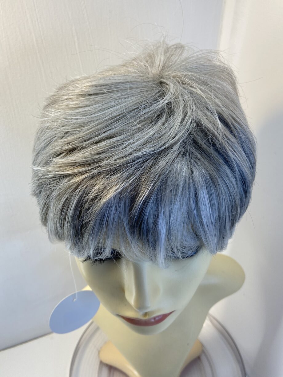New silver short wig. Sss888