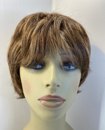 Reddish brown highlighted wig. Brss889