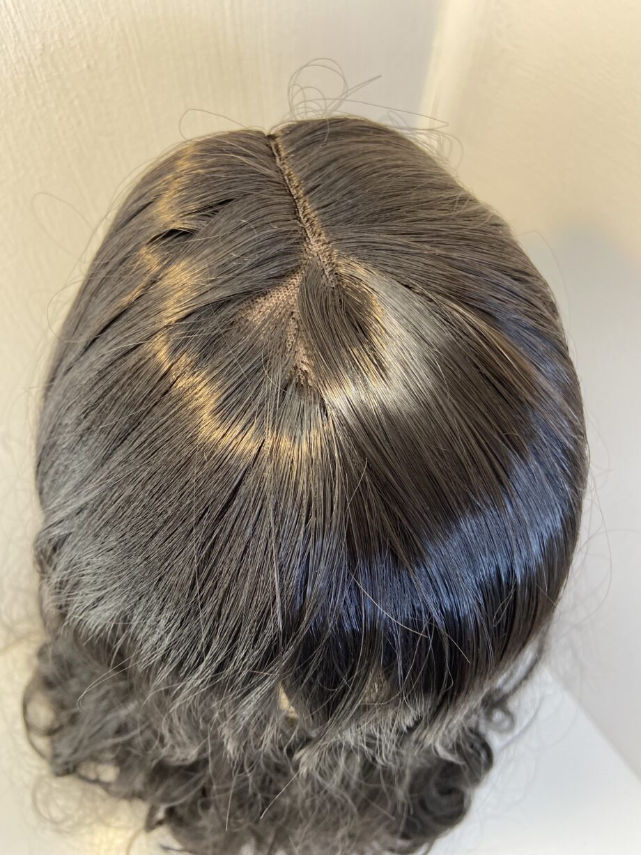New black wavy topper. Bllc893