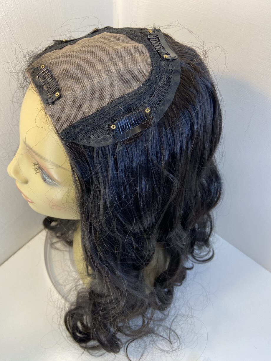 New black wavy topper. Bllc893