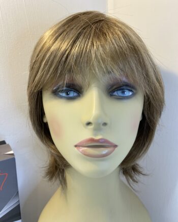 Boxed blonde Revlon wig. Bbms862