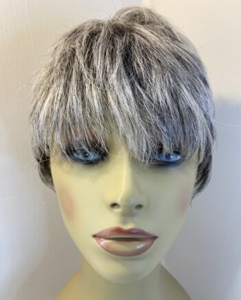 Silver grey short wig. Gss548
