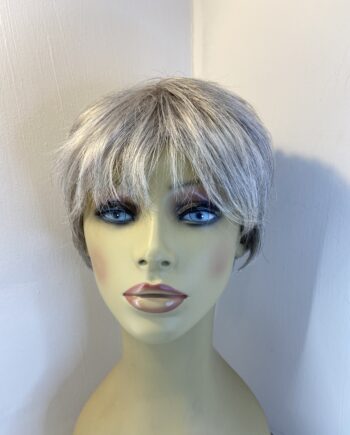 Silver short designer wig. Gss727