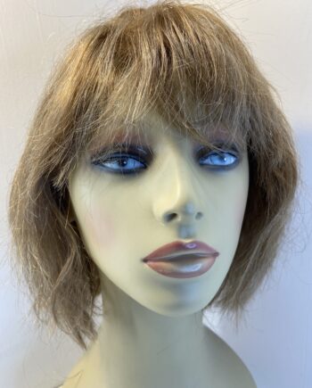 Outstanding brown wavy wig. Brmw692