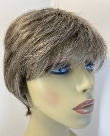 Soft brown wig. Brss337