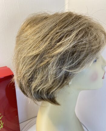 Blonde stylish wig. Bblms868