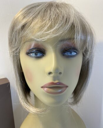 Platinum blonde wig. Bblms869