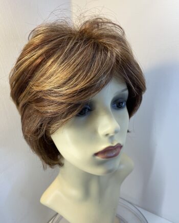 Very stylish copper brown  wig. Brms251