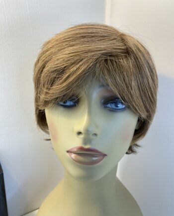 Short brown designer wig. Bbrss888