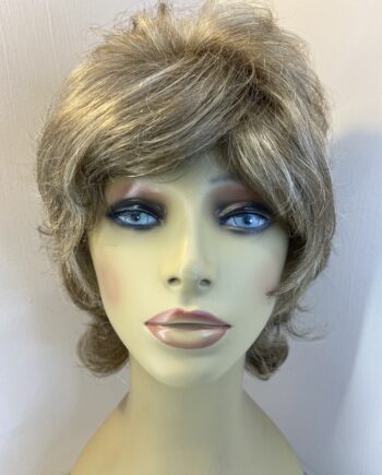Stylish long blonde wavy wig. Bllw175