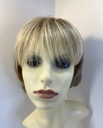 Blonde short wig. Blss705