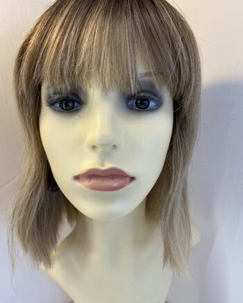 Rooted blonde long wig. Blls802