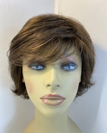 Beautiful brown wavy wig. Brwm789