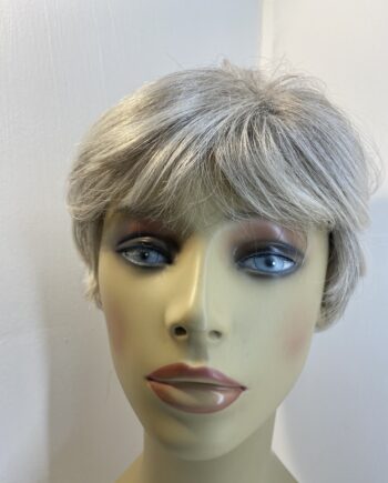 Silver grey short wig. Gss808