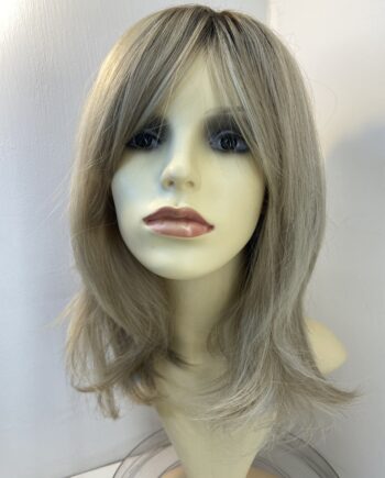 Stunnynew blonde wig. Blls579